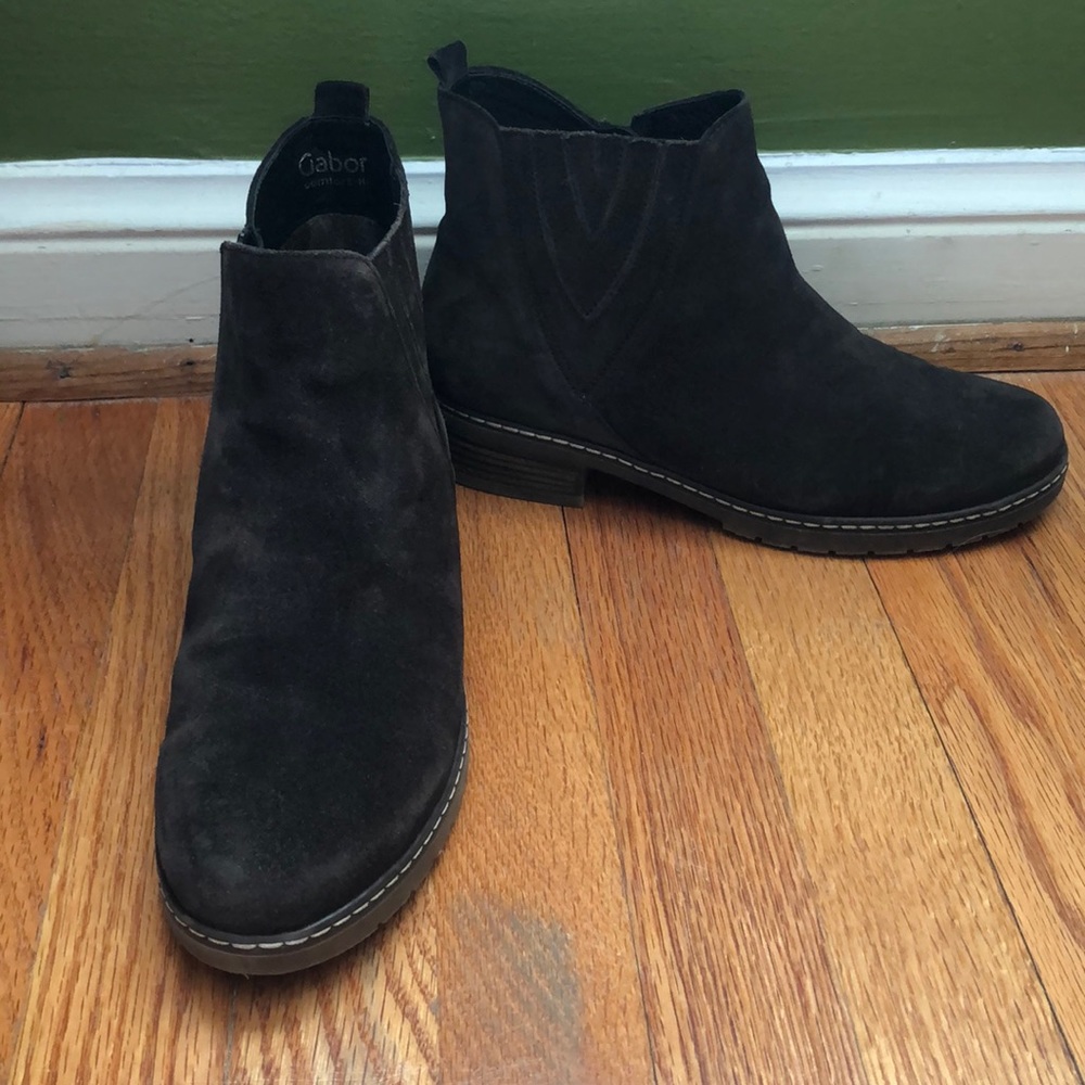 Gabor: Dorothy Ladies Casual Suede Bootie